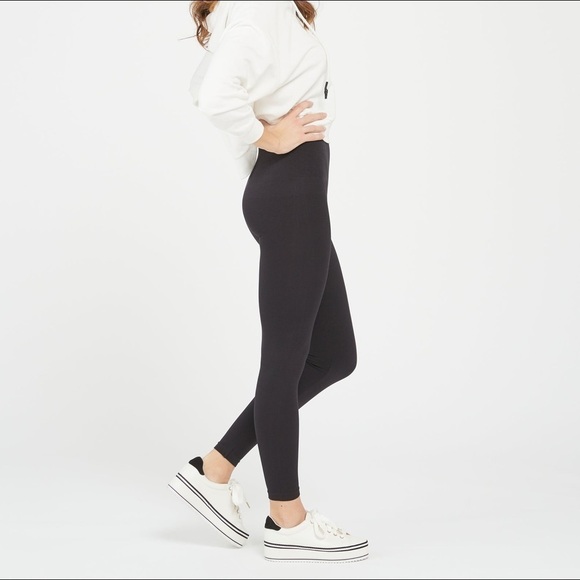SPANX Look At Me Now Seamless Leggings Size Large - Picture 3 of 10